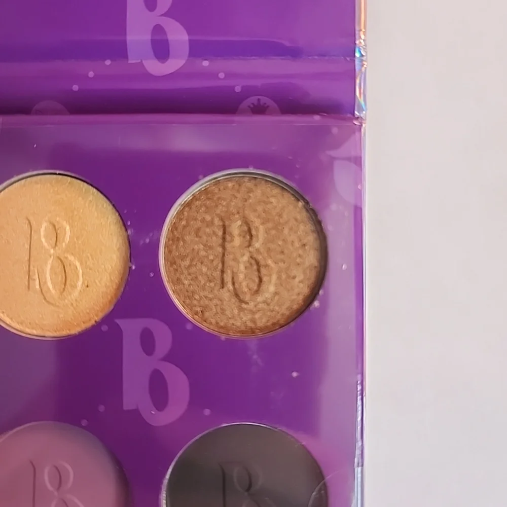 Set of 2 Bratz Eyeshadow Palette Shimmer Matte 24 Color with Mirror Taste Beauty